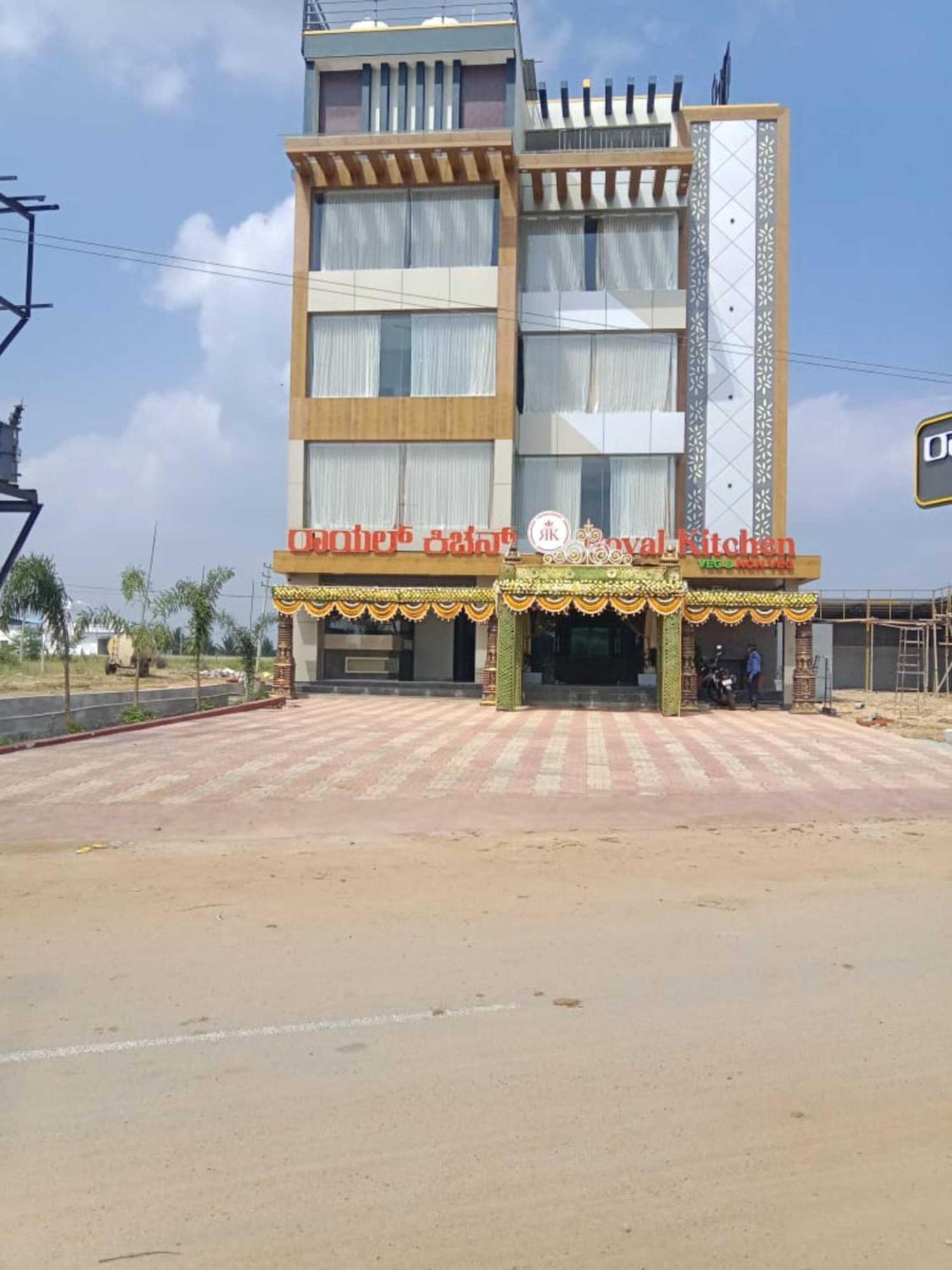 Hotel Royal Kitchen Hirisave Exterior foto